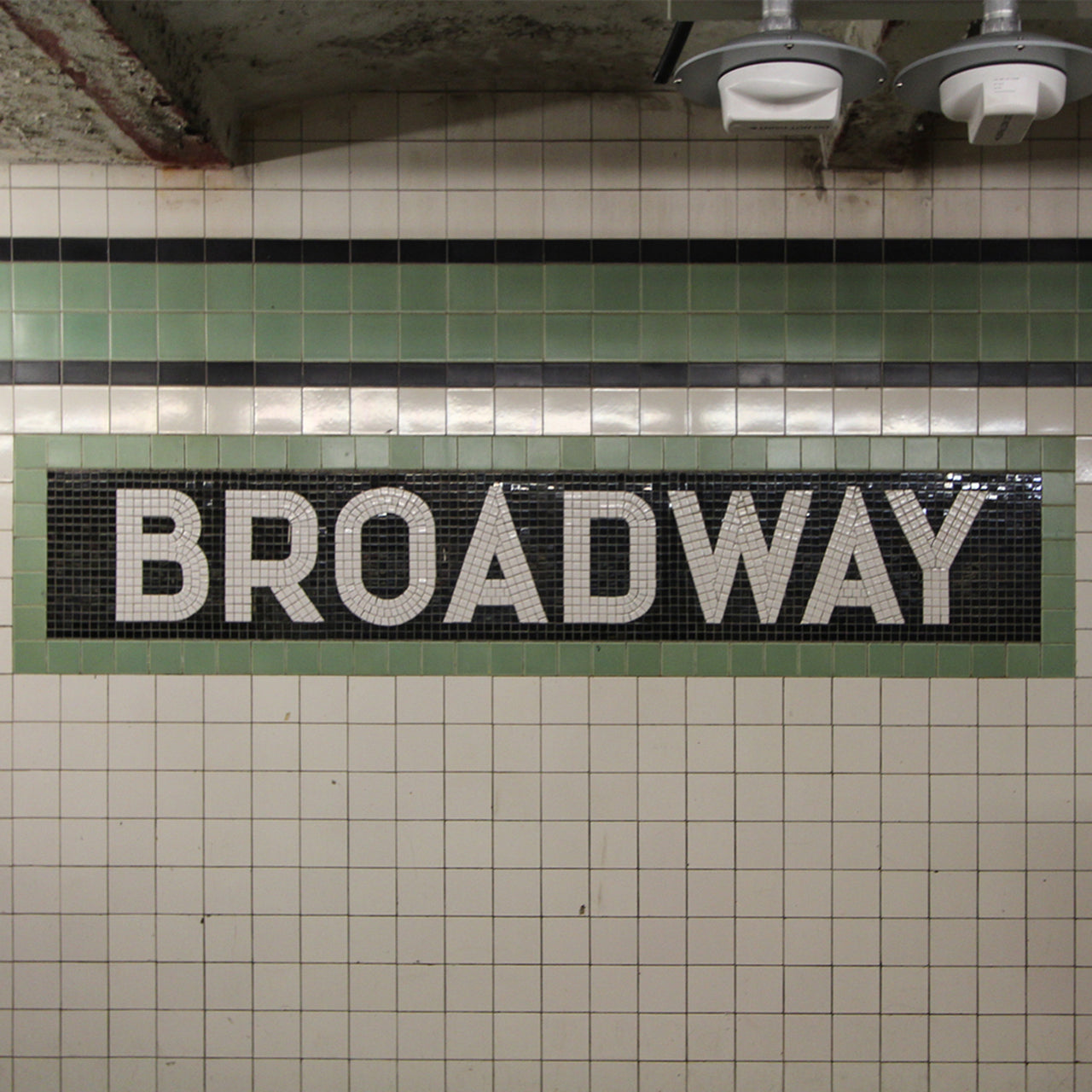 Broadway crewneck