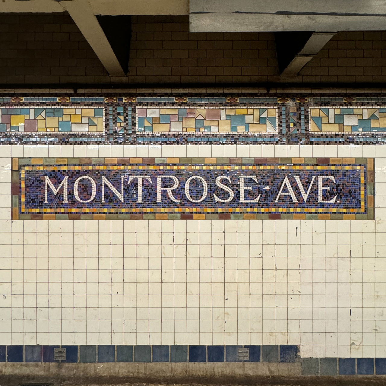 Montrose Ave
